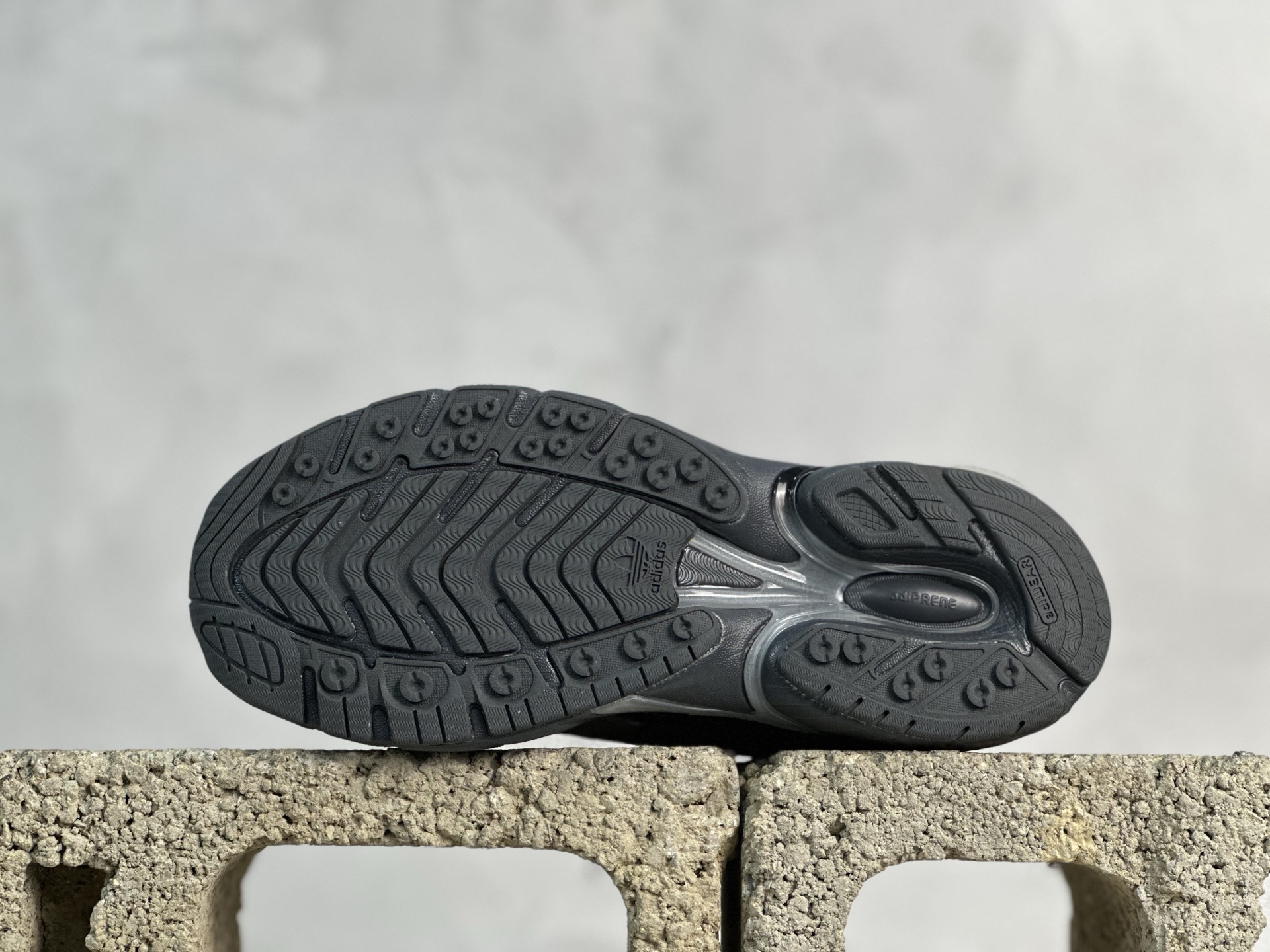 Adidas Sneakers-301