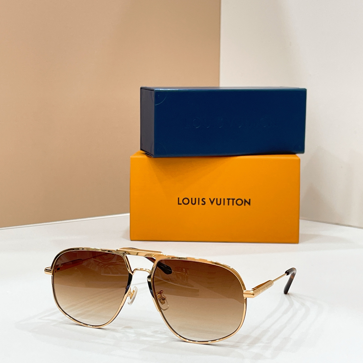 LV glasses-39