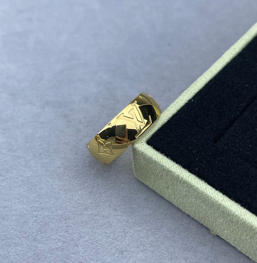 LV ring-79