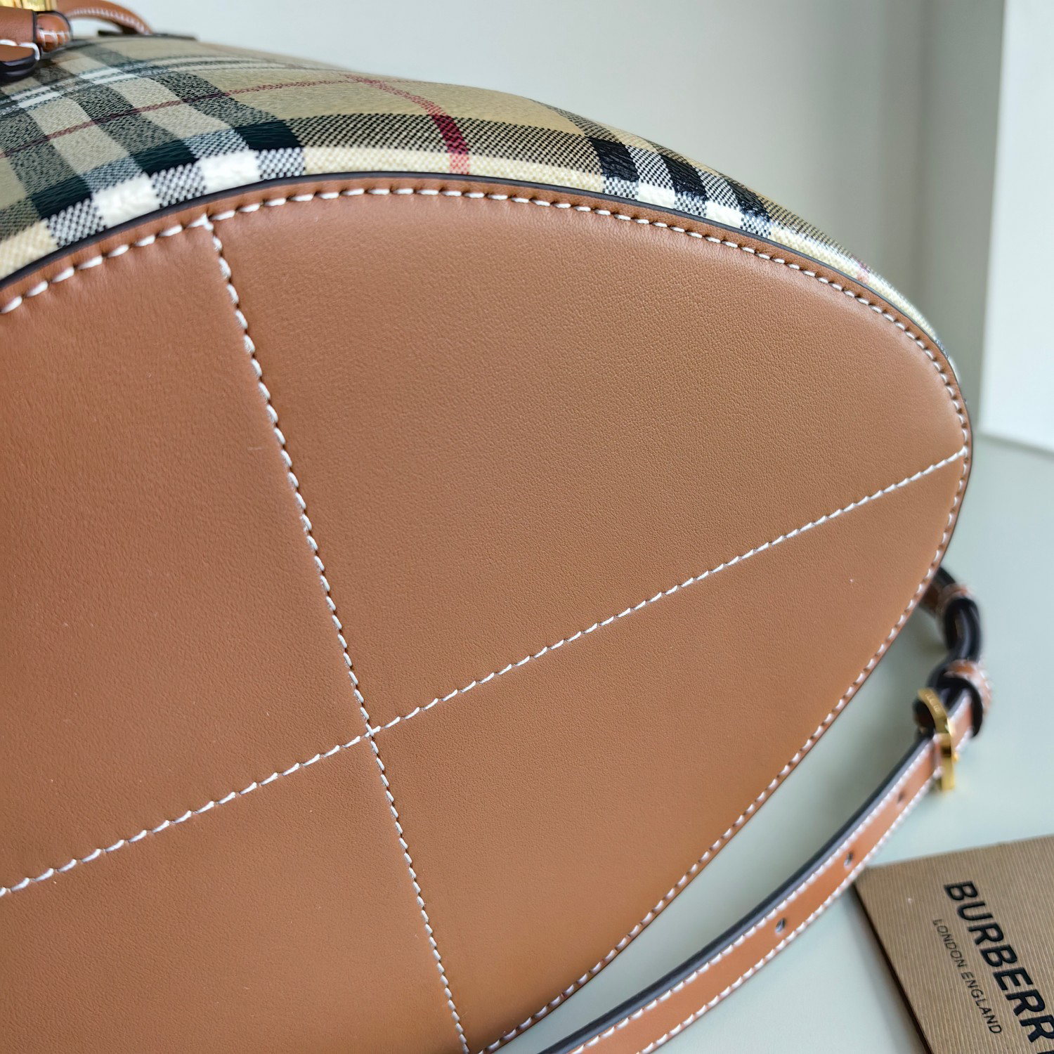 Burberry bag-114