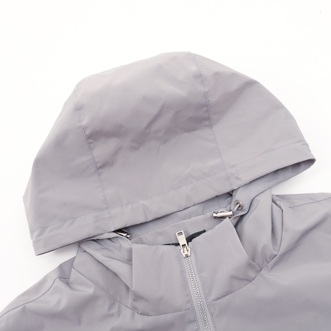 Prada Clothing-401