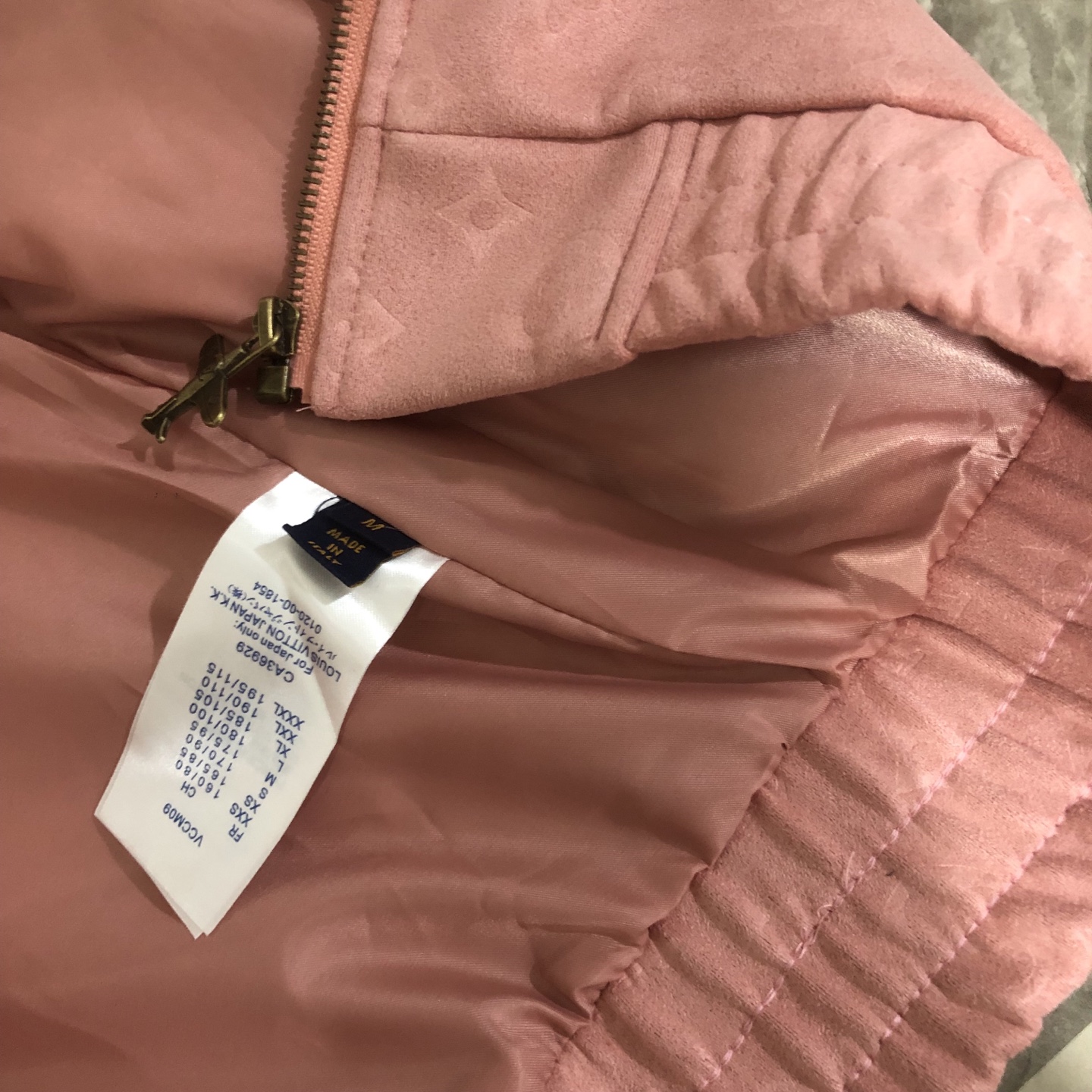 LV Clothing-275