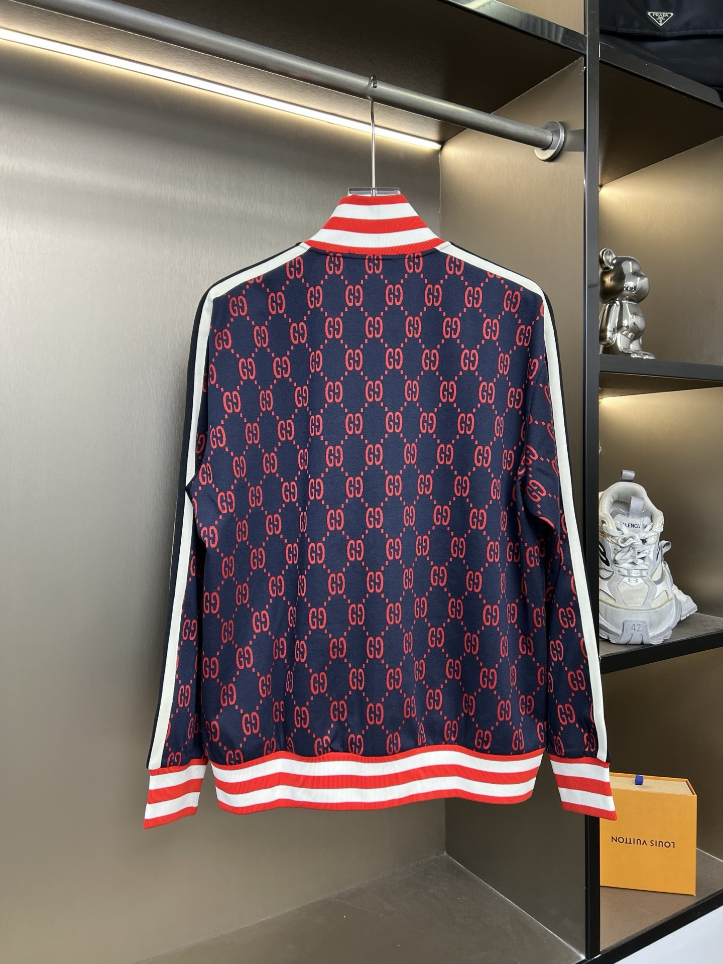 Gucci Clothing-346