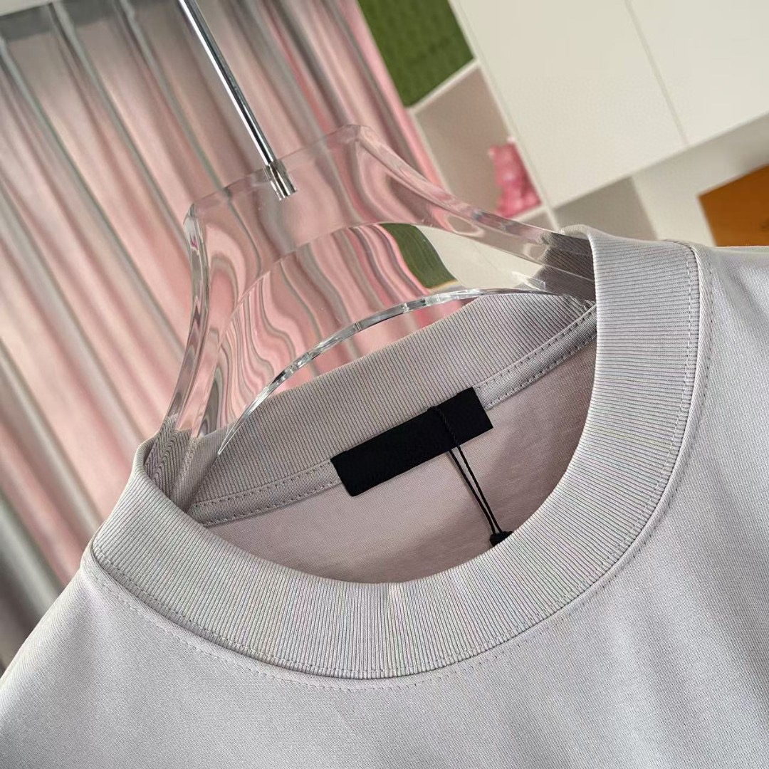 Prada clothing-5