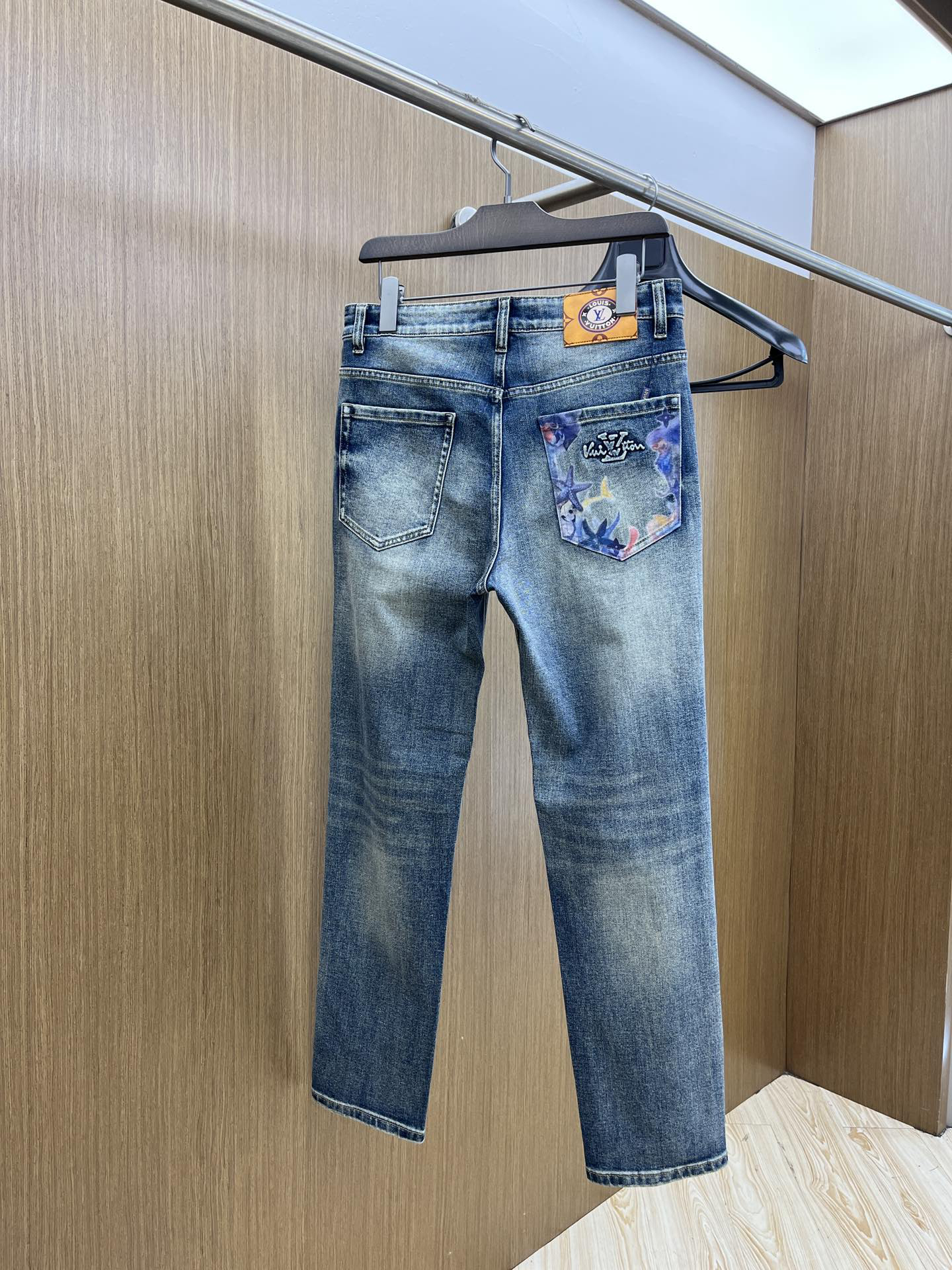 LV clothing-26