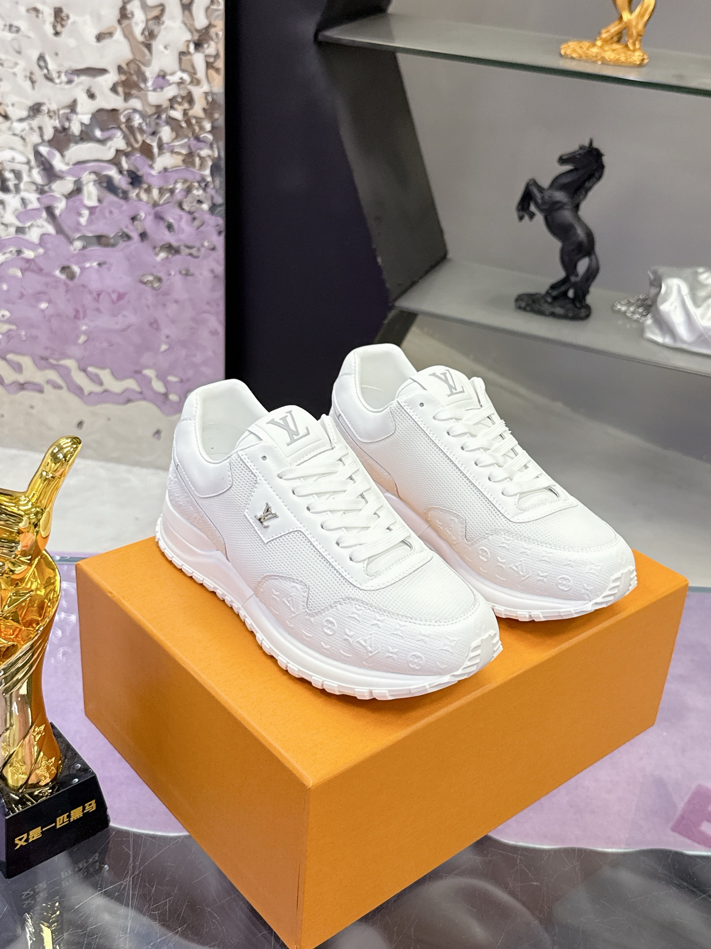 Lv Sneakers-201