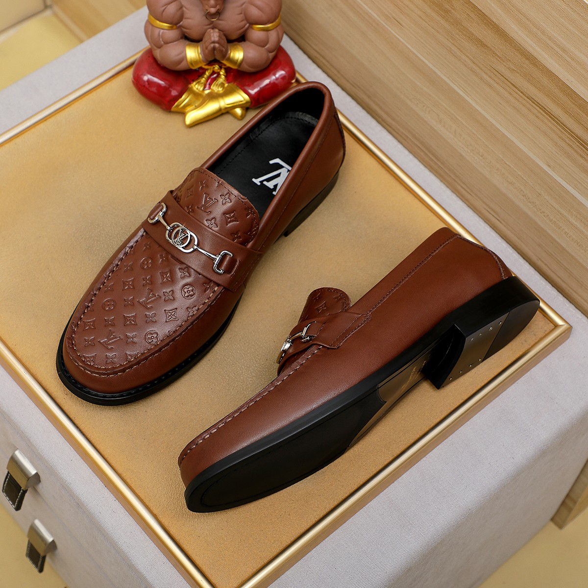 LV men's leather shoes-72