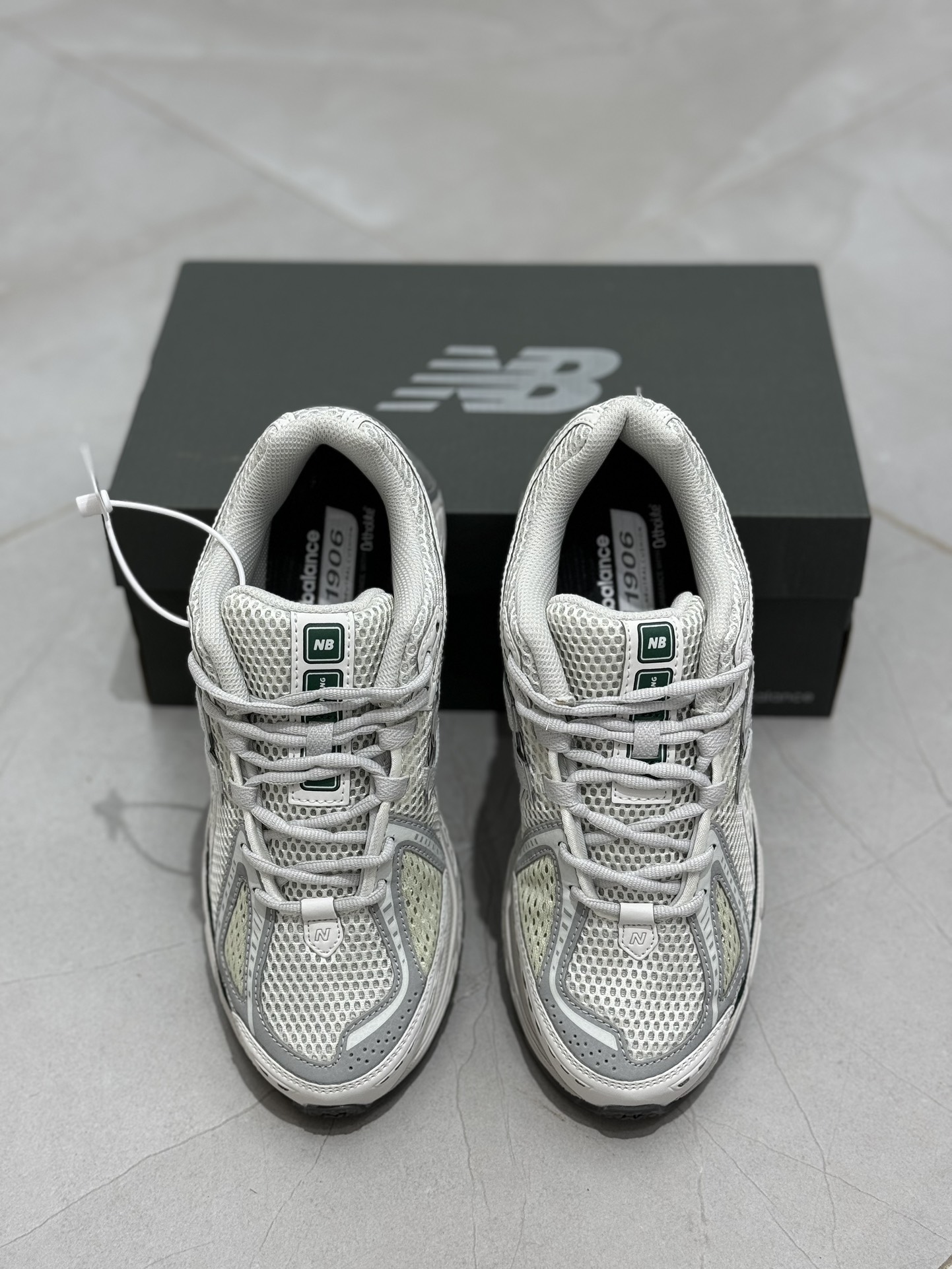 New Balance Sneakers-220