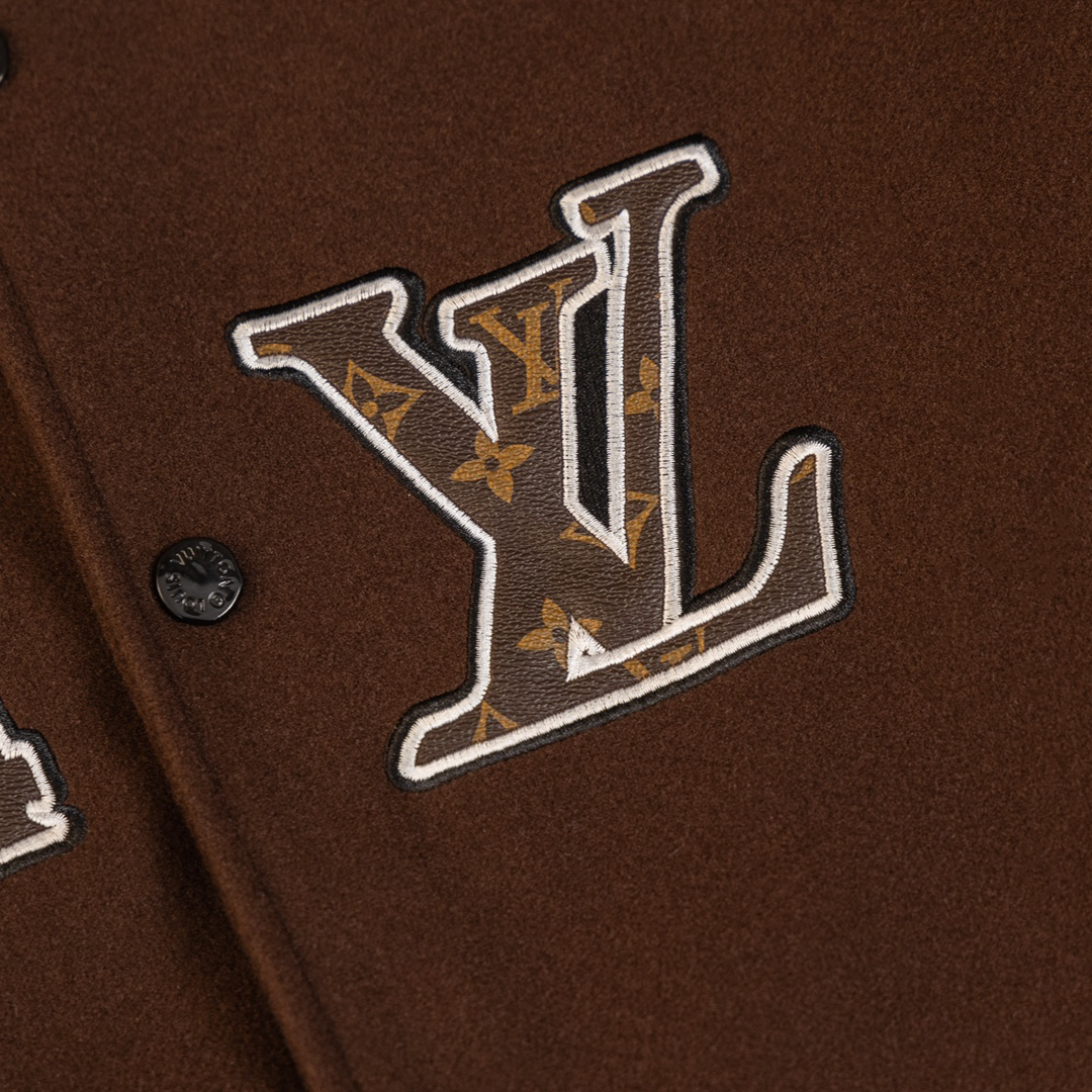 LV Clothing-309