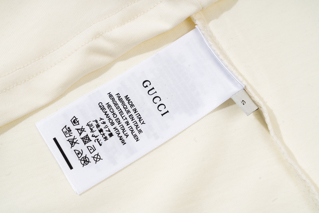 Gucci clothing-83