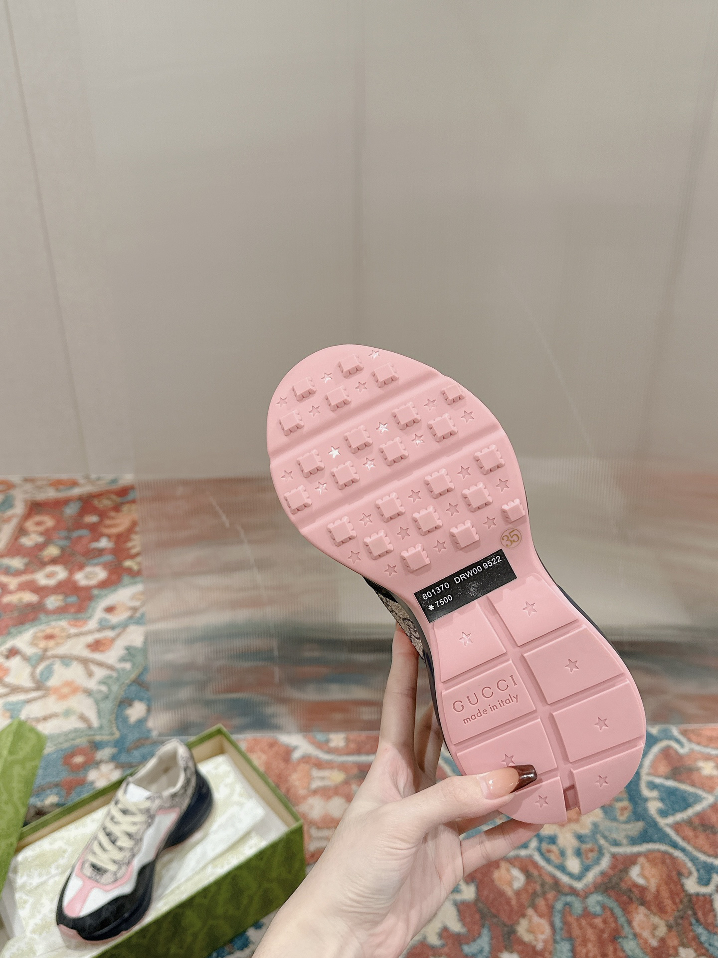 Gucci Sneakers-243