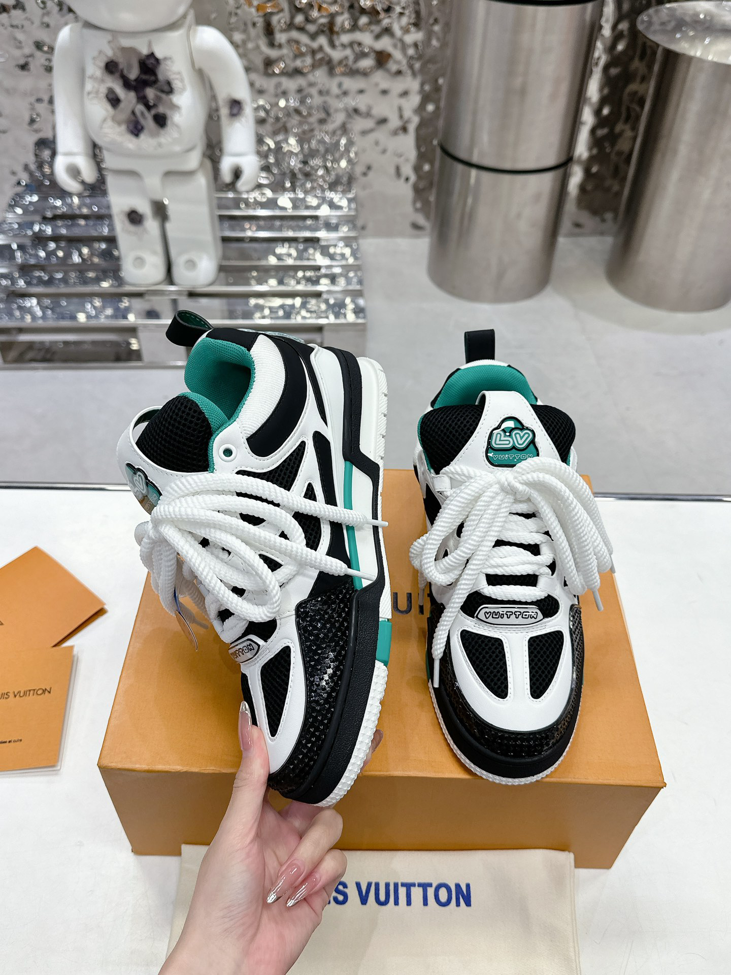 Lv Sneakers-50