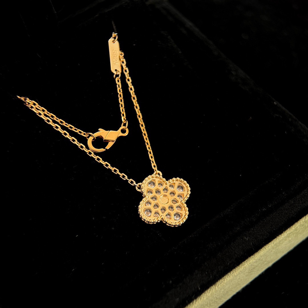 Van Cleef & Arpels necklace-138