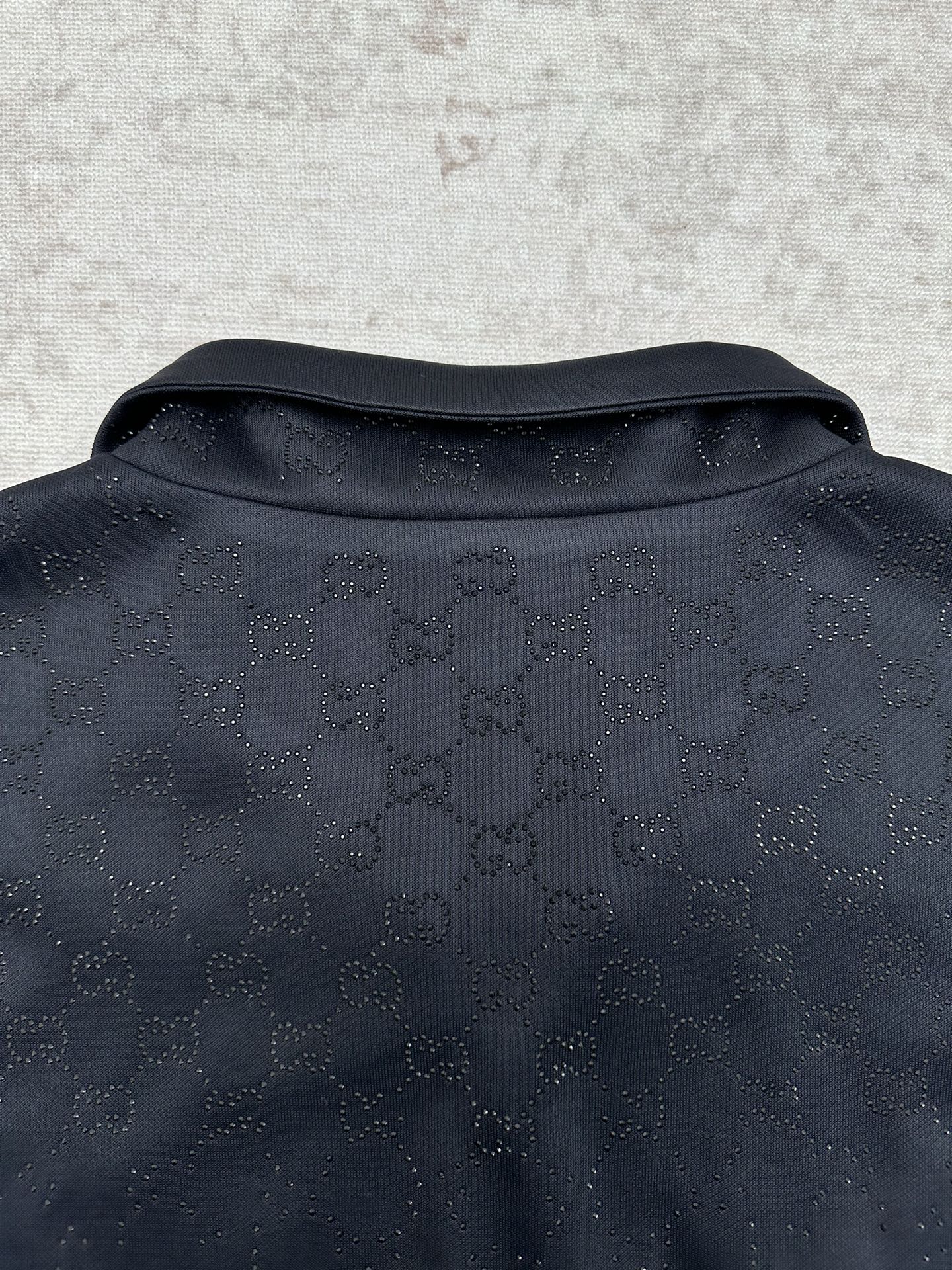 Gucci Clothing-337