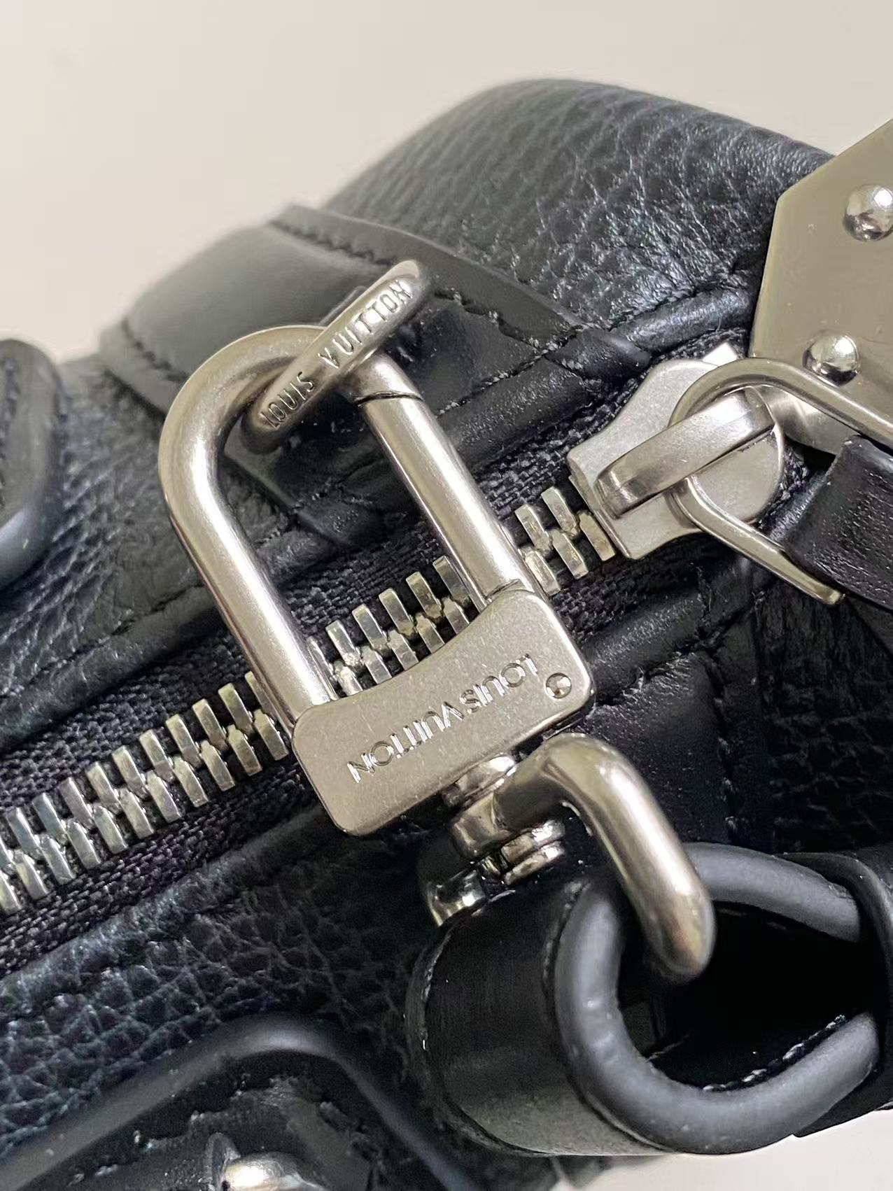 Louis Vuitton bag-182