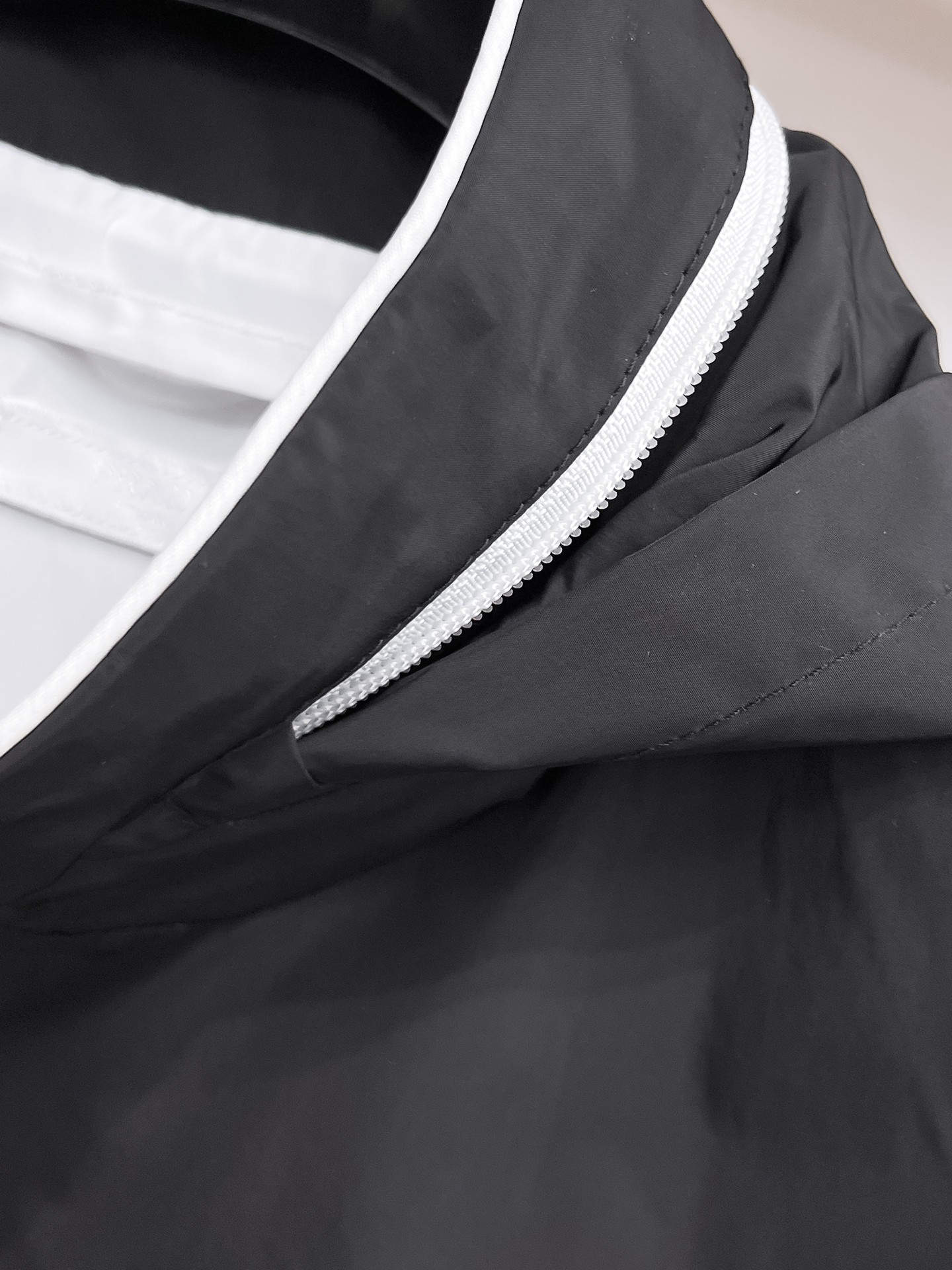 Prada Clothing-115