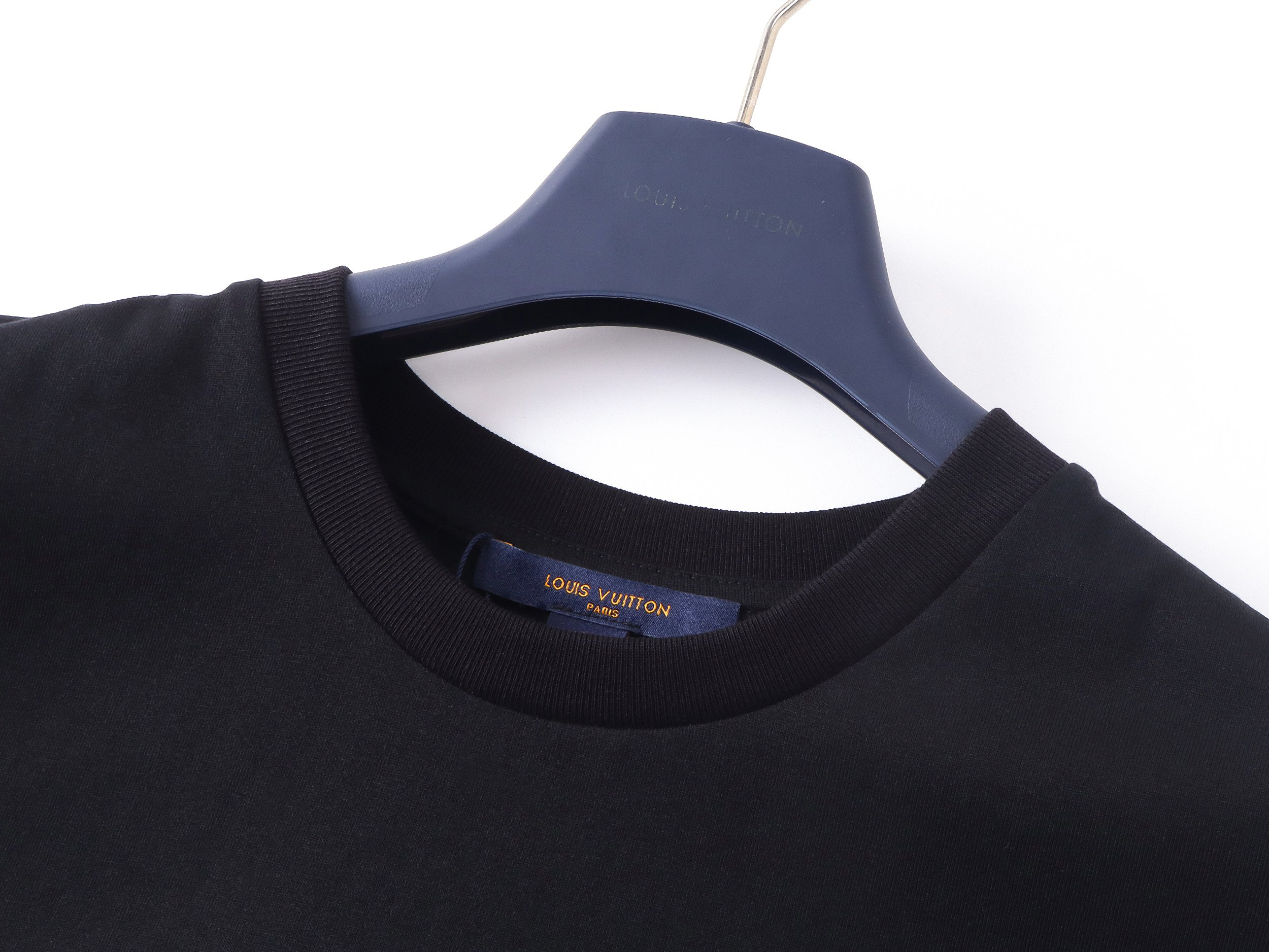 LV clothing-100