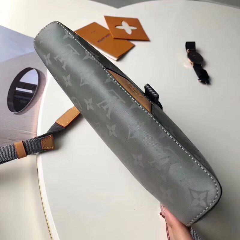Cheapest Louis Vuitton M43889 Men Messenger PM Monogram Titanium Coated Canvas