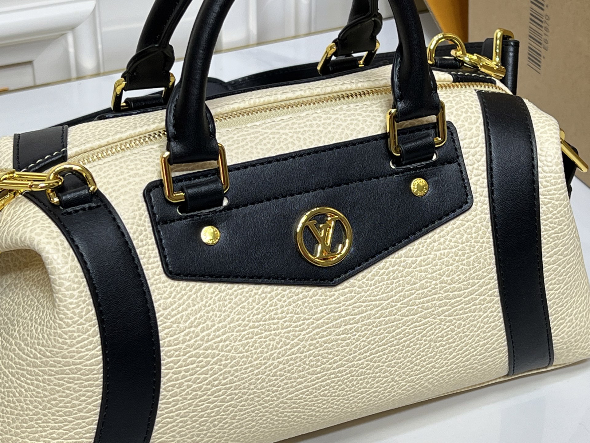 Louis Vuitton bag-164