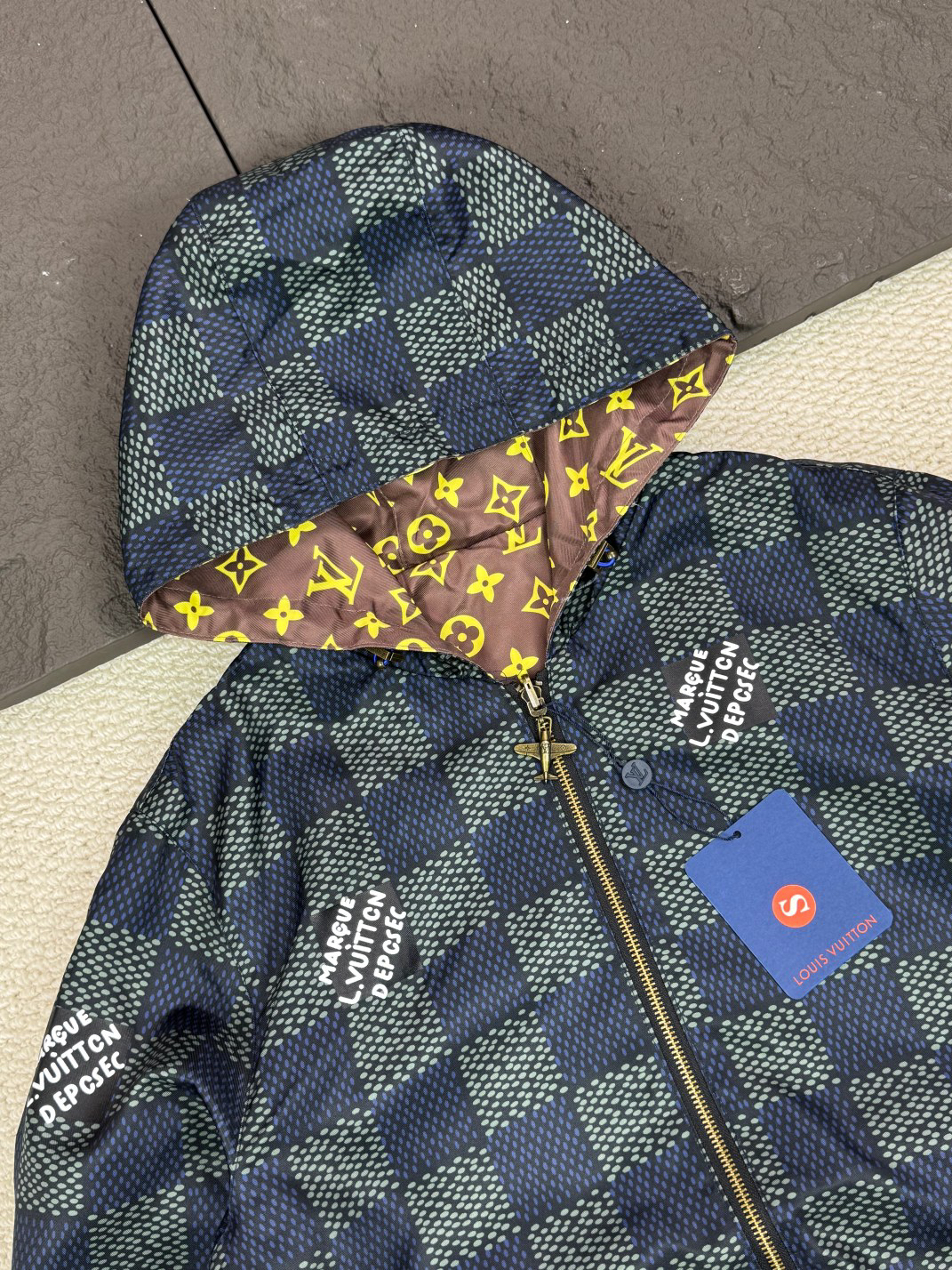 LV Clothing-340