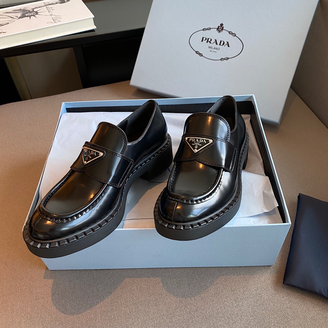 Prada women's leather shoes-17