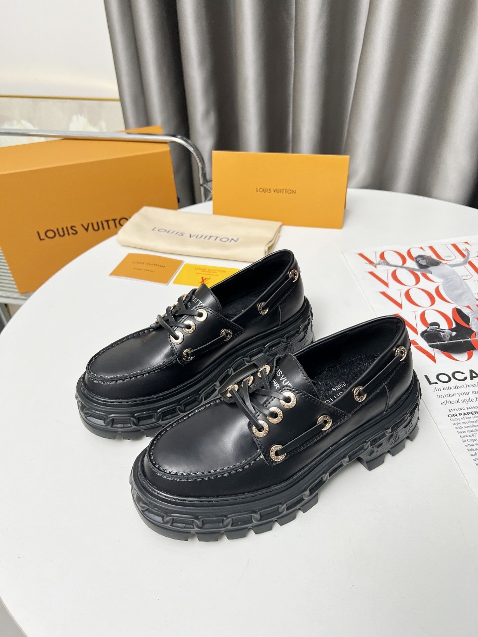 LV women's leather shoes-59