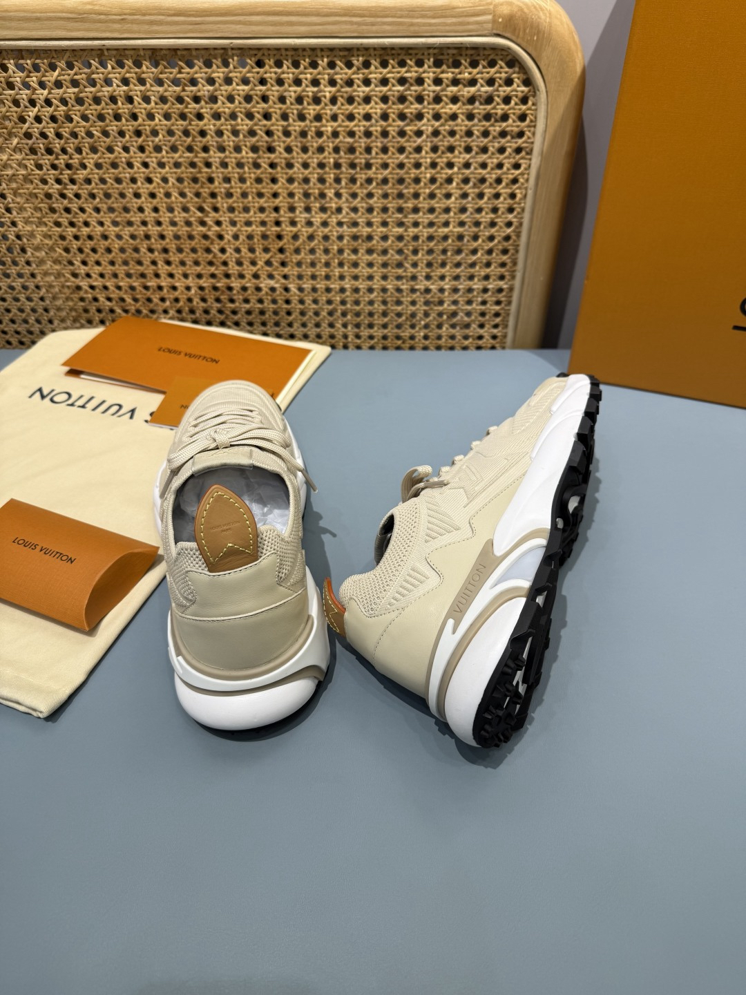Lv Sneakers-188