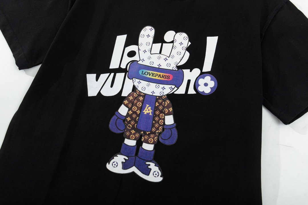 LV clothing-251