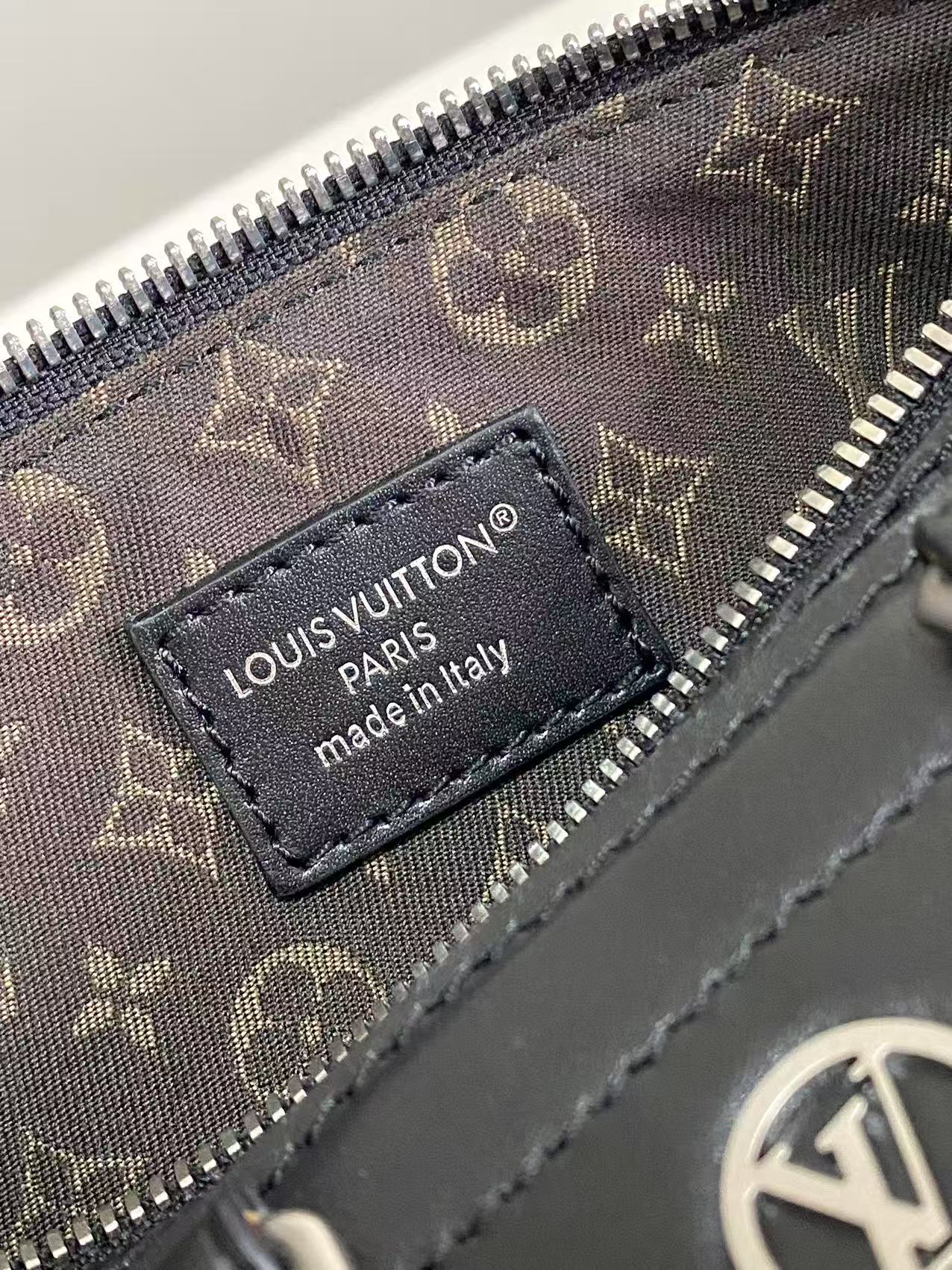 Louis Vuitton bag-182