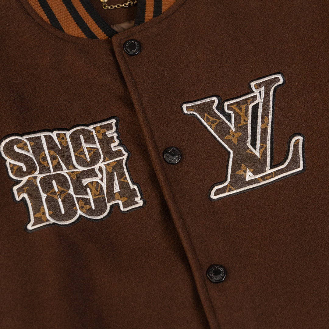 LV Clothing-309