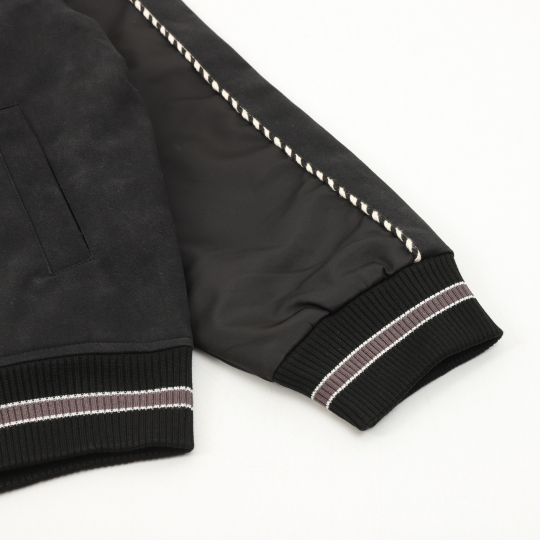 LV Clothing-285