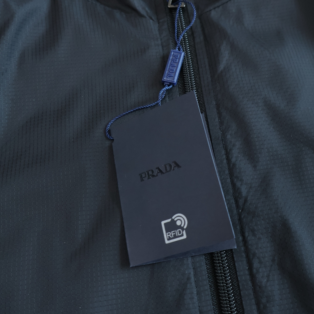 Prada Clothing-329