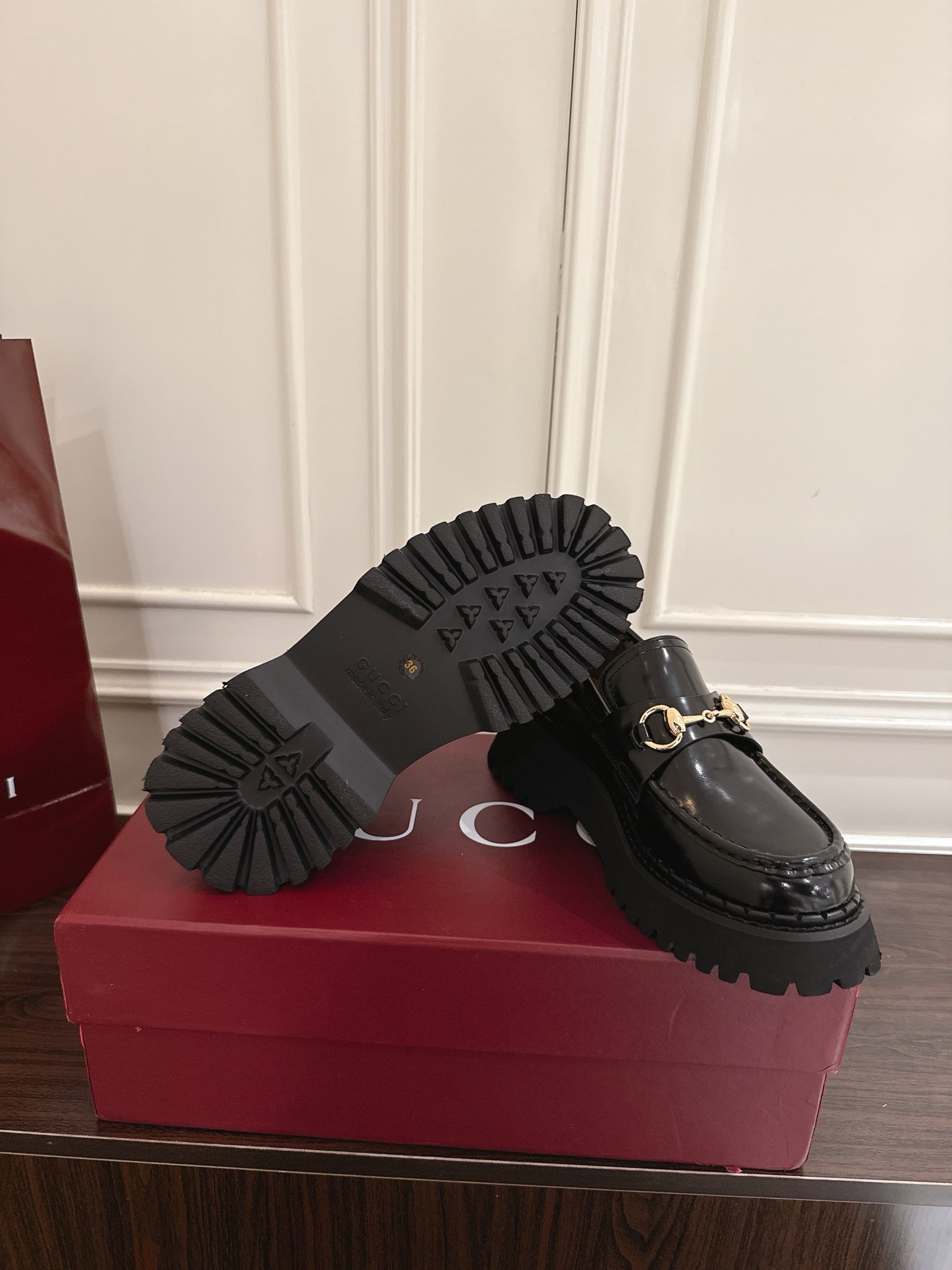 Gucci women's leather shoes-64