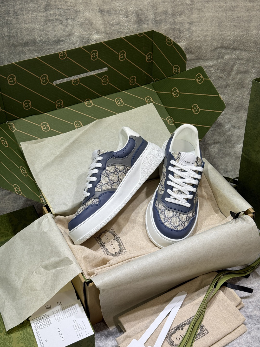 Gucci Sneakers-158