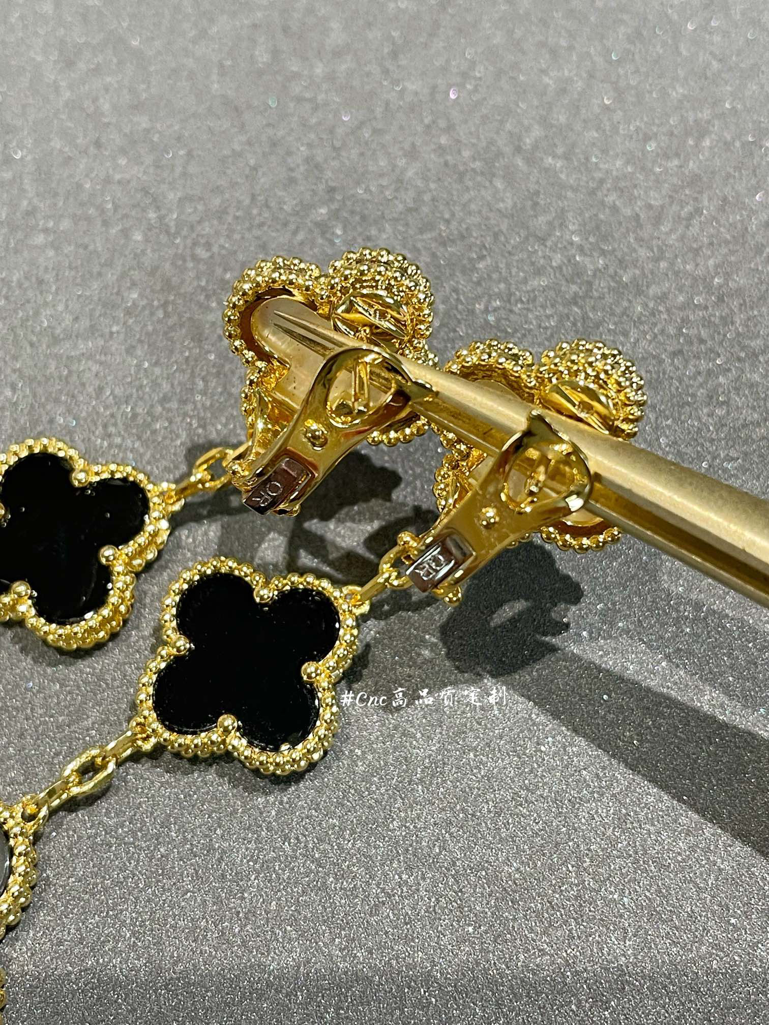 Van Cleef & Arpels earring-2
