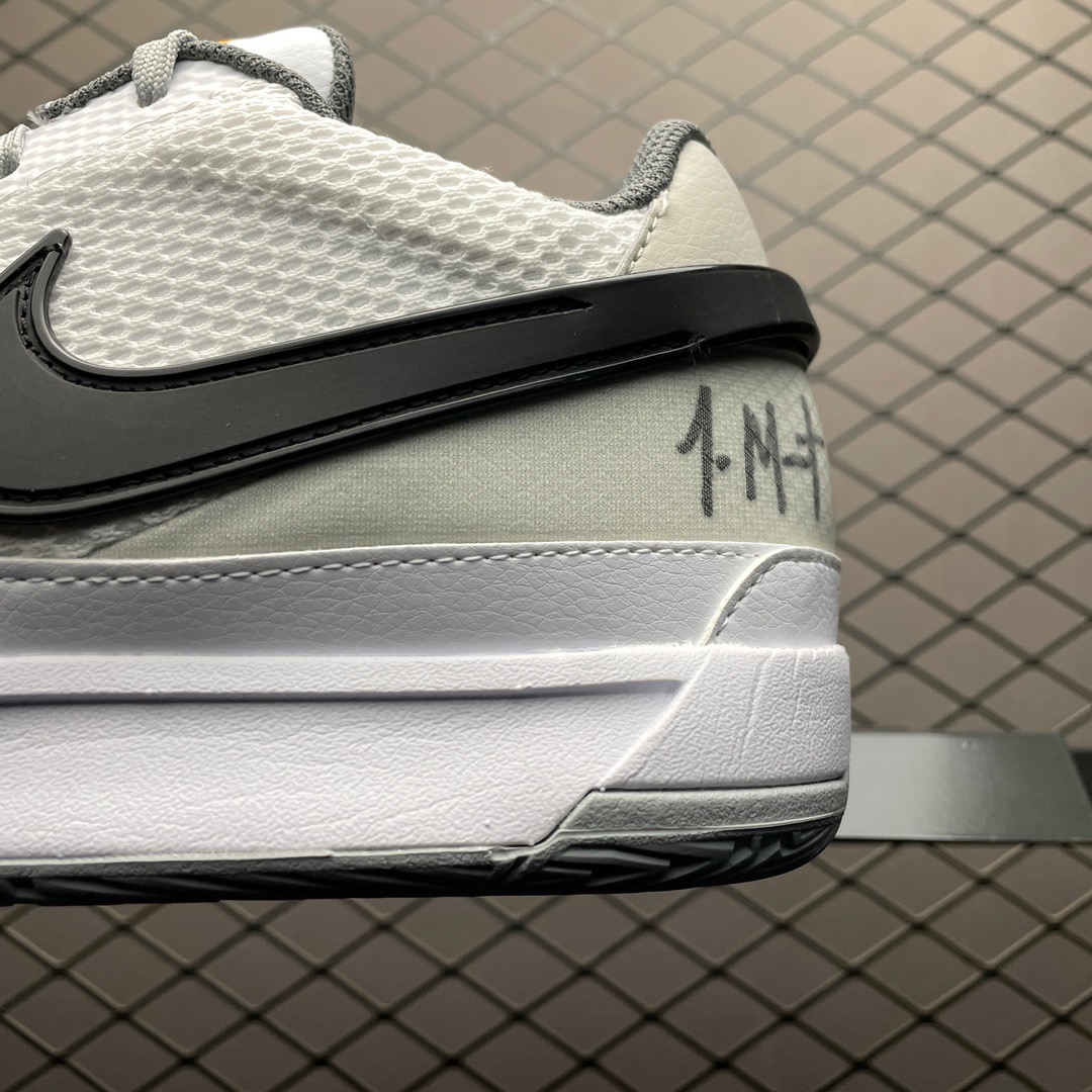 Nike Sneakers-100