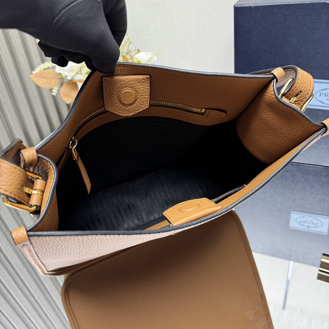 Prada bag-301