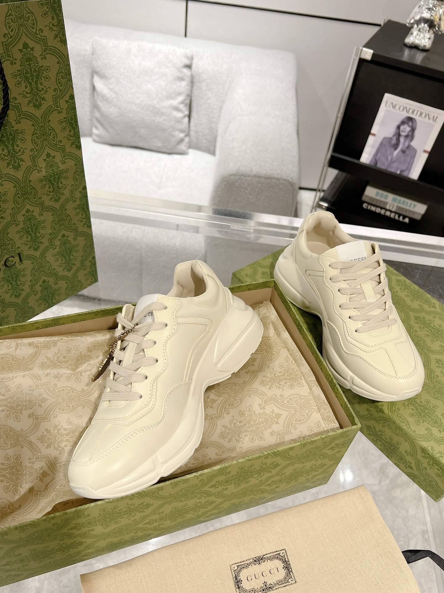 Gucci Sneakers-207