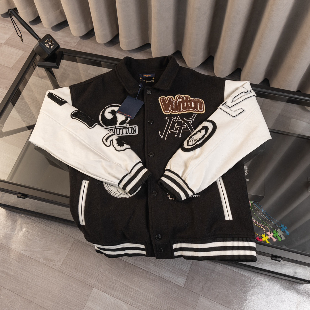 LV Clothing-315