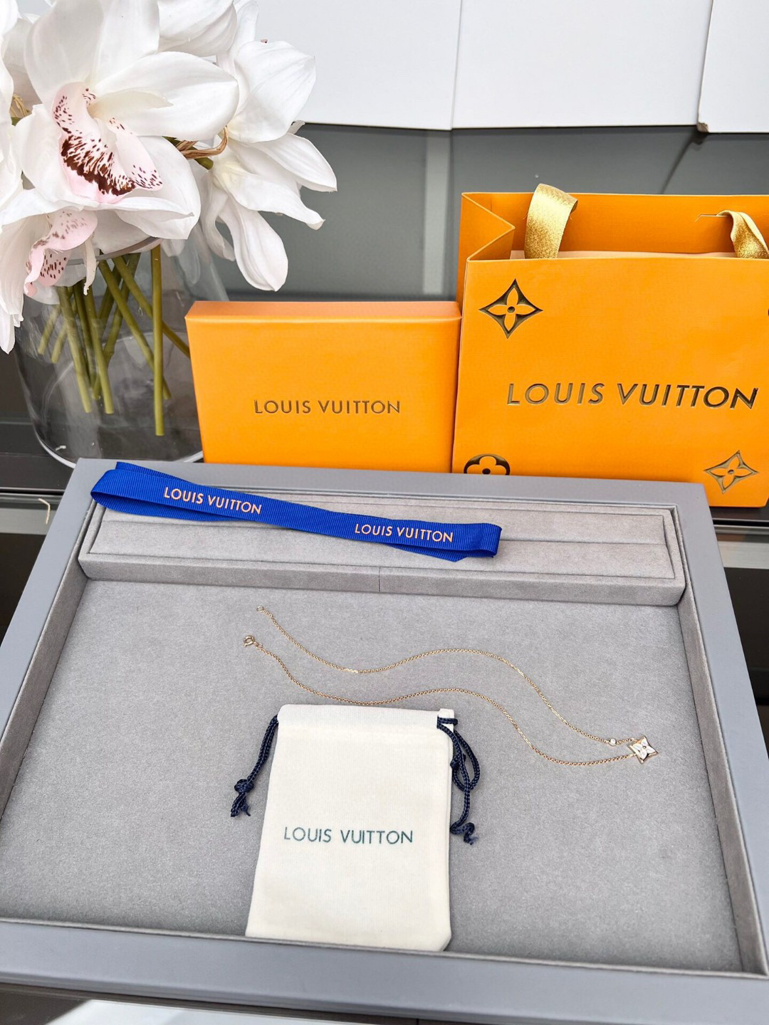 LV necklace-13