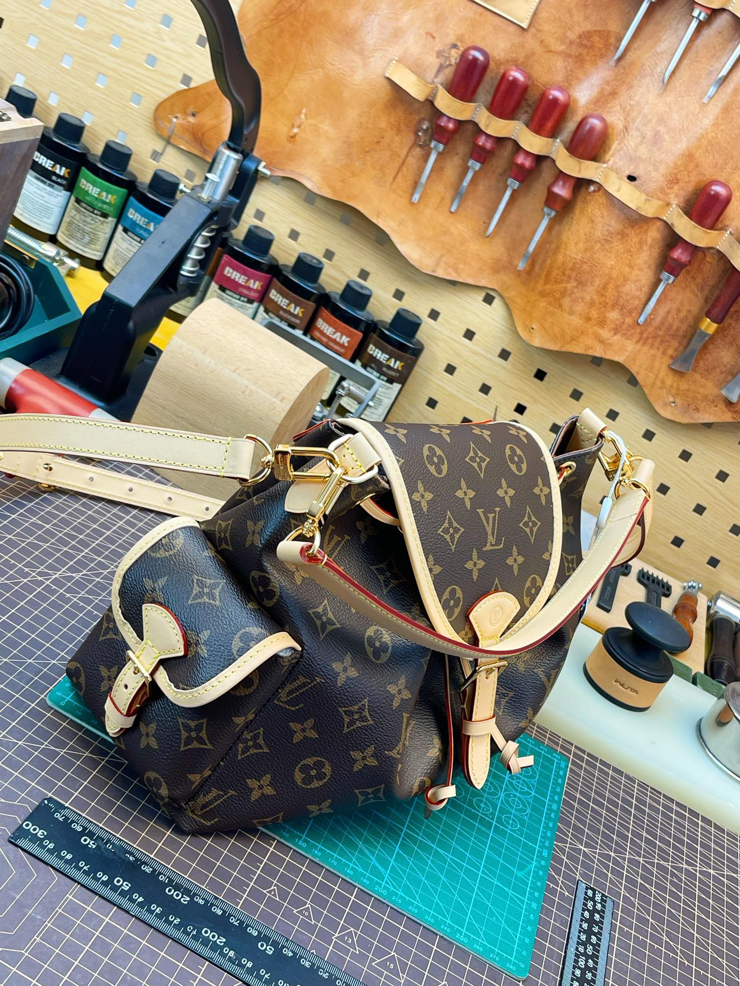 Louis Vuitton bag-18