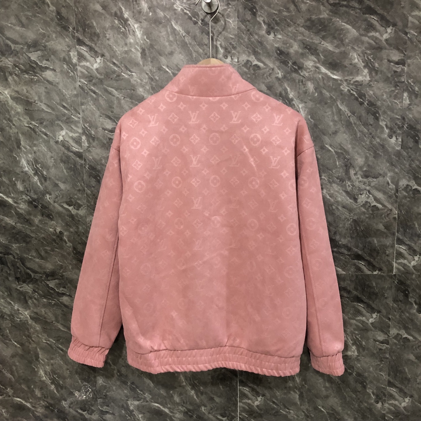 LV Clothing-275