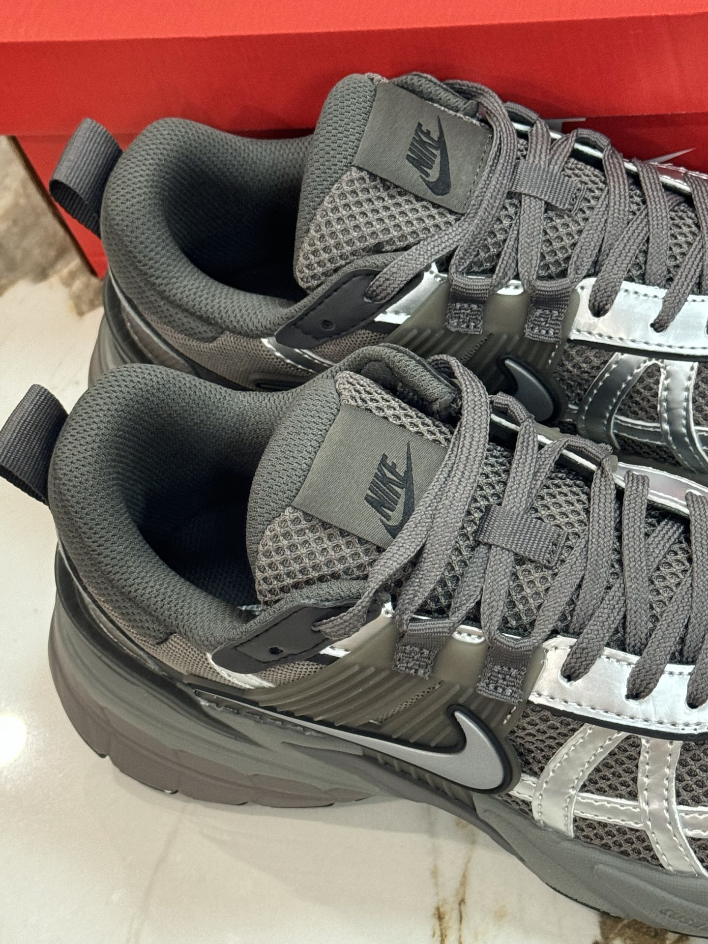 Nike Sneakers-247