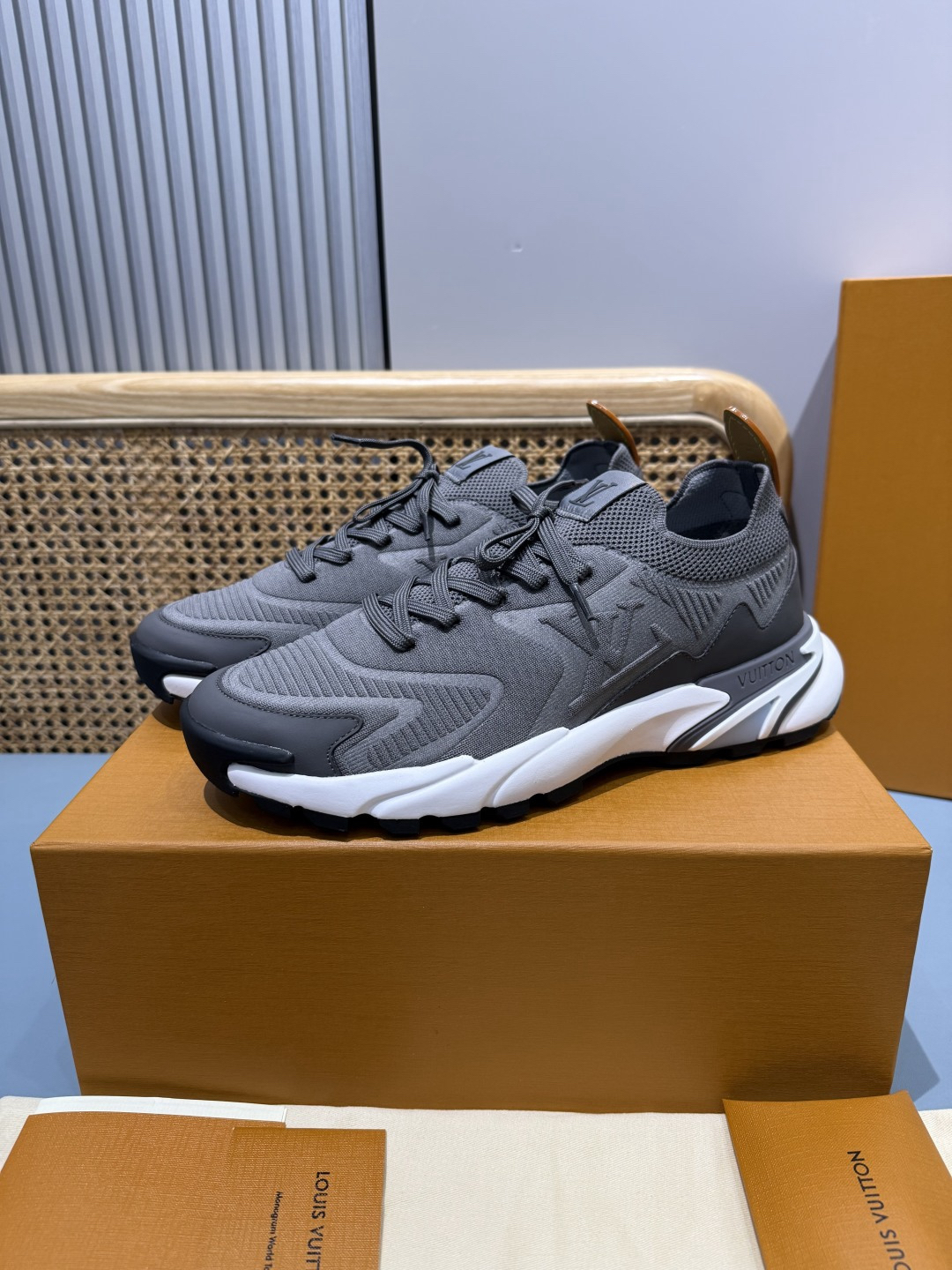 Lv Sneakers-179