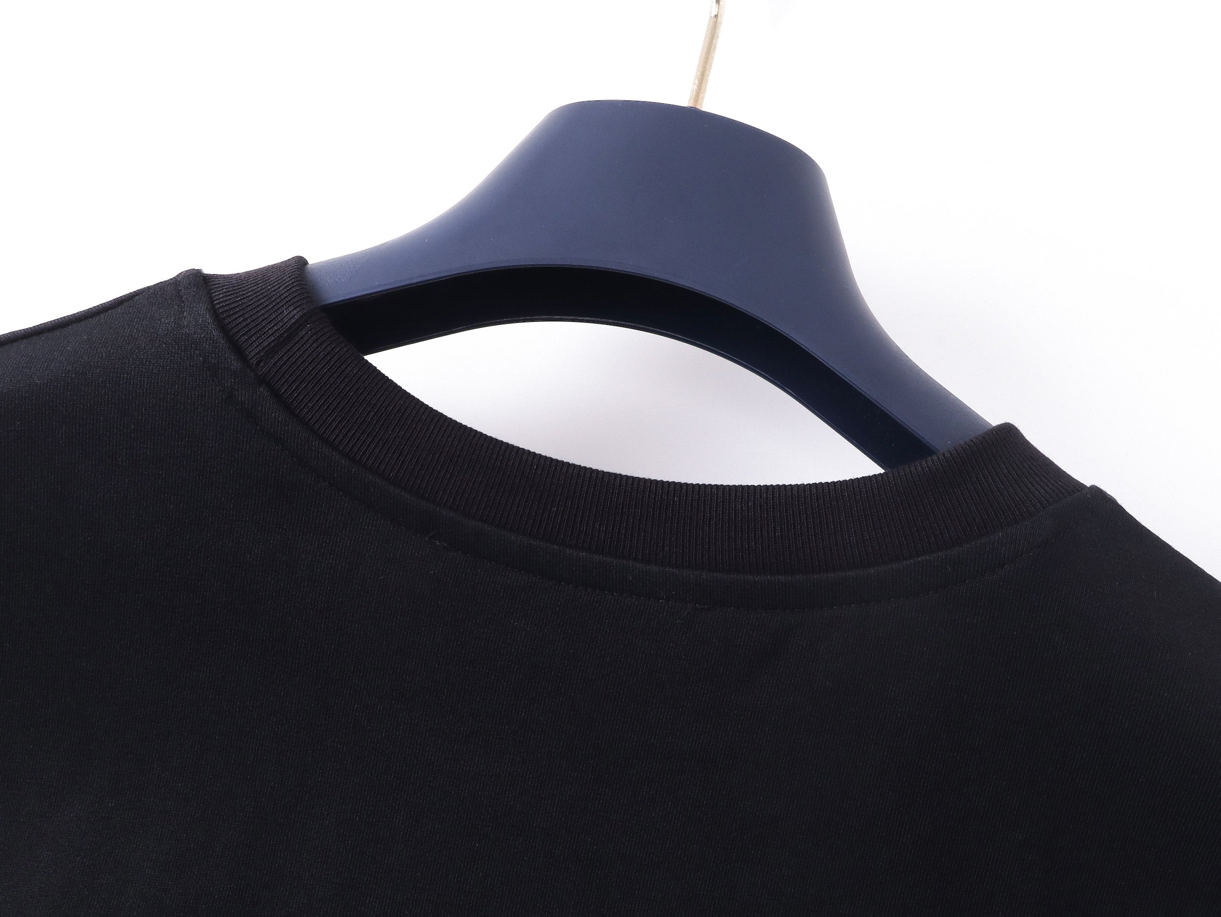 LV clothing-100