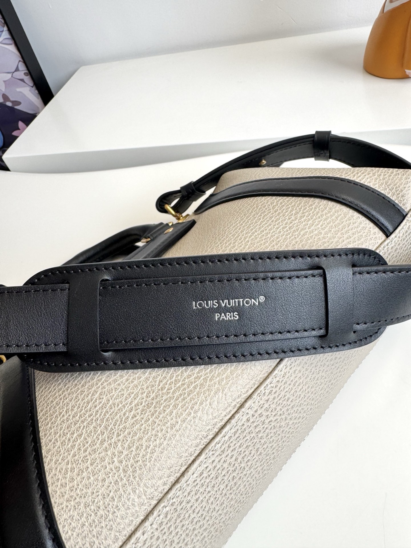 Louis Vuitton bag-201