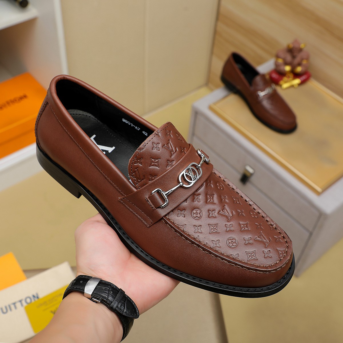 LV men's leather shoes-72