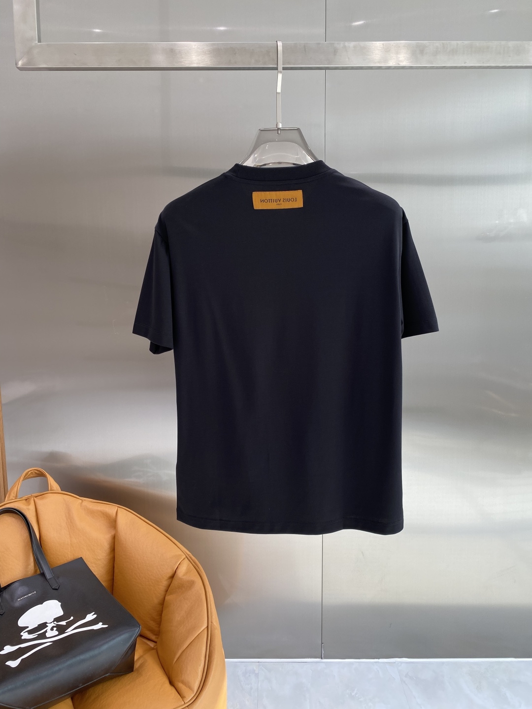 LV clothing-29