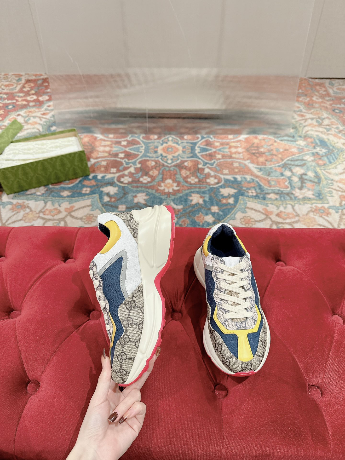 Gucci Sneakers-245