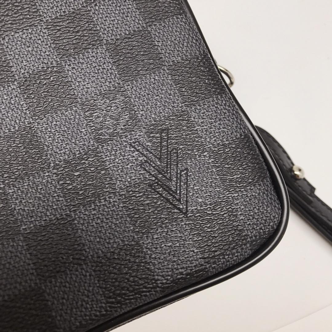 Louis Vuitton M47543 Men Clutch Bag Damier Graphite Canvas